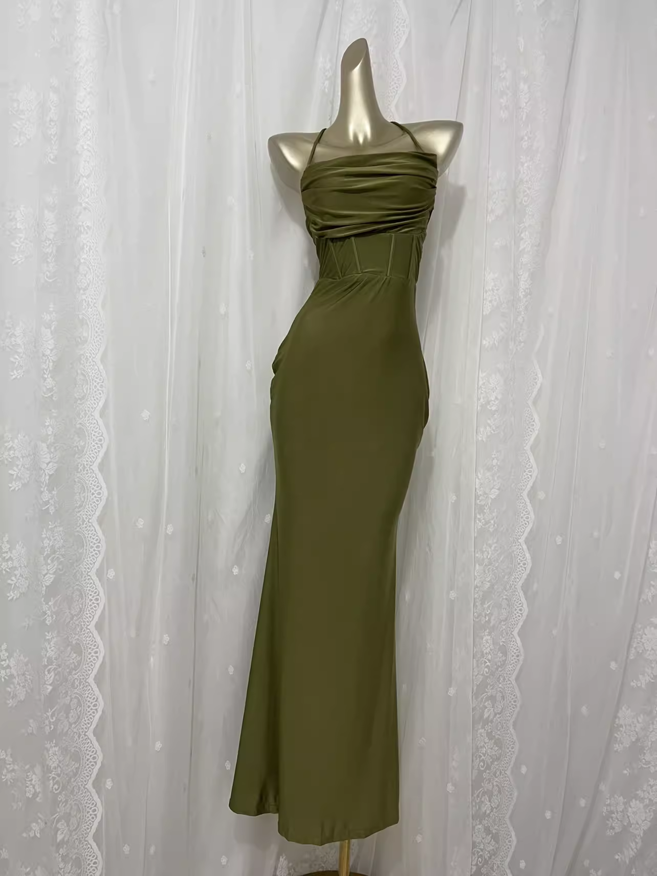 Simple Sheath Halter Green Long Vacation Dress Birthday Outfits SD008