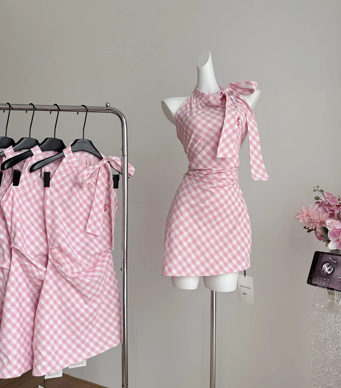 Halter Neck Off Shoulder Pink Plaid Sleeveless Dress Irregular Bow Holiday Dresses SD258